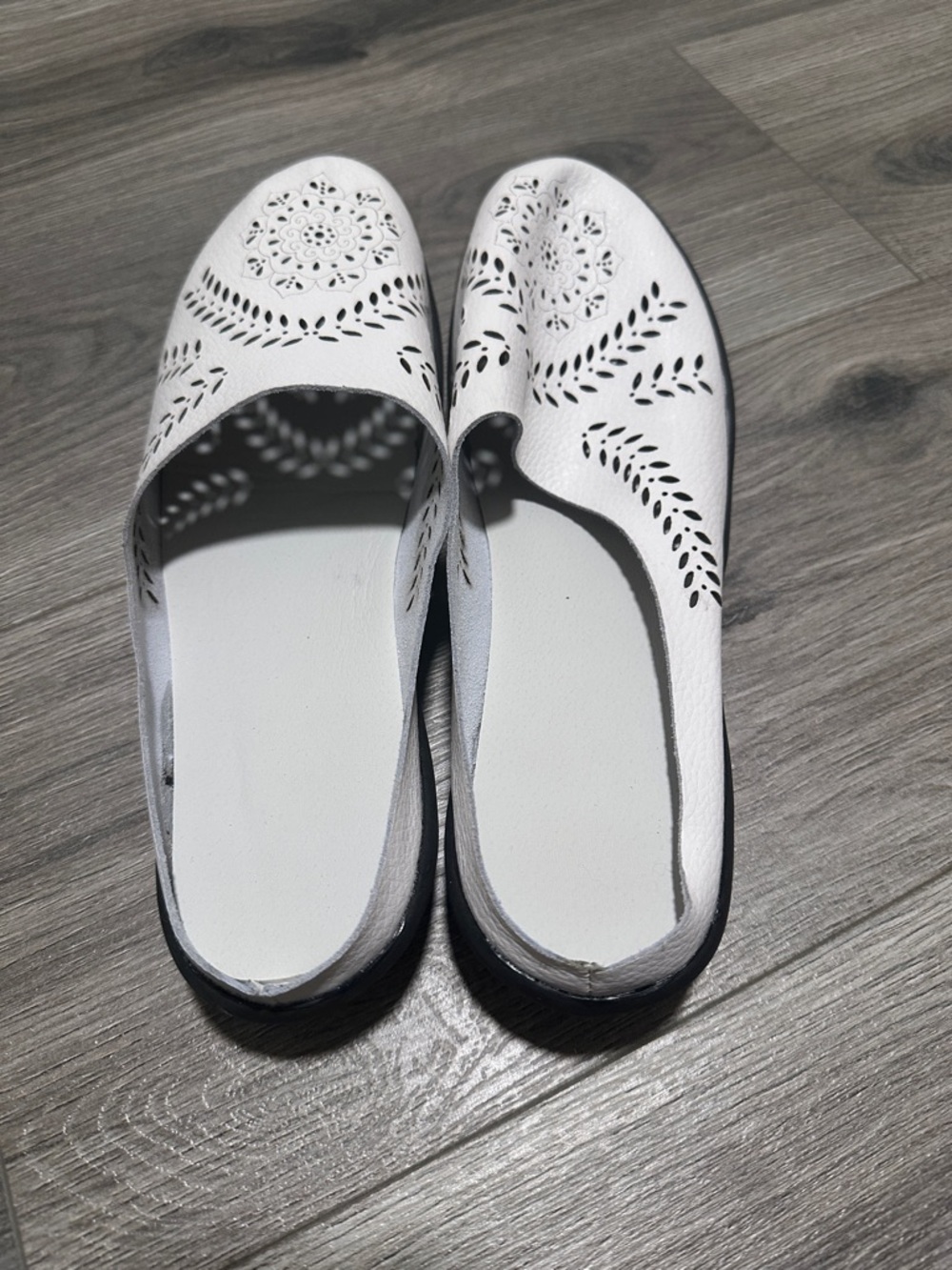 Women’s White Floral Cutout Slip-On Mules - Picture 5 of 5